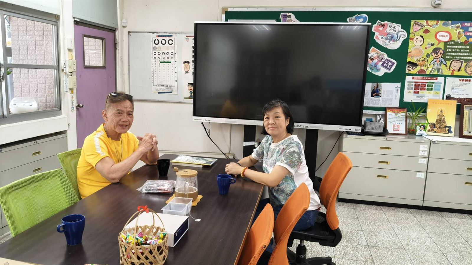 沈中元教授與楊小梅校長交流教育合作方向